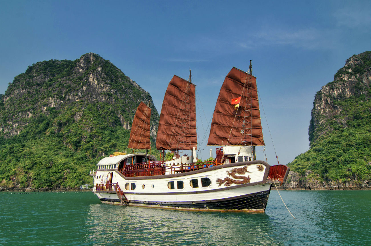 dragon boat cruise halong bay